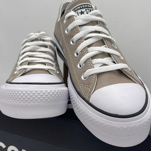 Converse WMNS Tan A14906C
CTAS LIFT OX
WONDER STONE/WHITE/BLACK Platforms - Picture 6 of 16